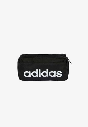 Borsa nera in tessuto con chiusura a zip. Presenta un logo "adidas" bianco in evidenza sulla parte anteriore. Forma compatta e rettangolare.