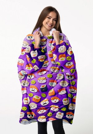 Lila Fleece-Decke mit Sushi-Themenmustern, die verschiedene Sushi-Designs, Smiles und lebendige Farben zeigt. Weiche Textur mit gemütlicher Passform.