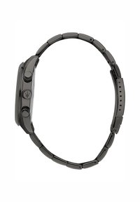 Zwart metalen horloge met een rechthoekige kast, gepolijste afwerking en twee zijknoppen. Schakelarmbandontwerp met een verstelbare sluiting en meerdere gaatjes.