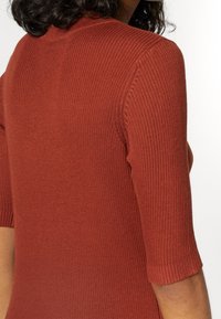 Esprit Fodralklänning - brown