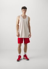 adidas Performance 3 STRIPES SHORT - Sport rövidnadrágok - better scarlet/aurora black