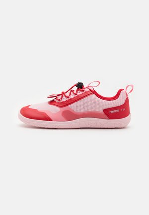 Reima BAREFOOT SHOES TALLUSTELU UNISEX - Chaussures de marche - pale rose