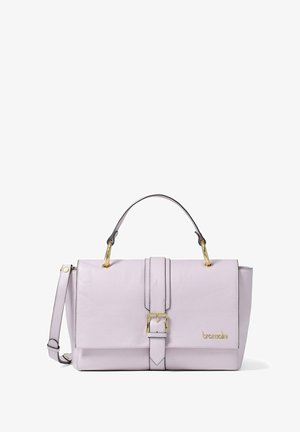 Lila leren handtas met gouddkleurige hardware, bovenhandgreep en verstelbare schouderriem. Voorzien van een gesp en zwarte accentstiksels.