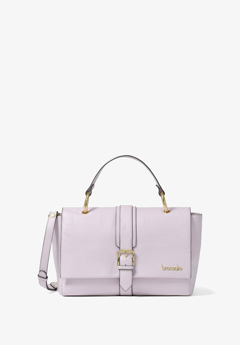 Borsa a mano in pelle lilla con hardware dorato, manico superiore e tracolla regolabile. Presenta una fibbia e cuciture di accento nere.