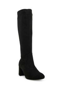 Stivale al ginocchio in suede nero con punta affusolata e tacco robusto. Presenta cuciture minime e una cerniera laterale per indossarlo facilmente.