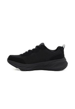 Sneaker sportiva nera con tomaia in mesh, suola spessa e ammortizzata, chiusura con lacci davanti e linguetta posteriore, vista di profilo su sfondo bianco.