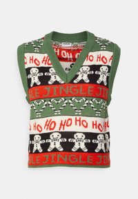 Grüner Strickpullover mit Weste, mit V-Ausschnitt, mit festlichen Mustern einschließlich Lebkuchenmännern, dem Text "Ho Ho Ho" und Herzdesigns in Rot, Schwarz und Weiß.