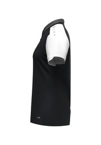 Polo nero con accento bianco sulla spalla, texture liscia, design elegante e dettagli con quattro bottoni sulla manica.