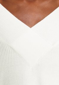 Culture Stickad tröja - beige