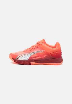 Puma ACCELERATE NITRO SQD - Handbalschoenen - glowing red/white/dark crimson/black