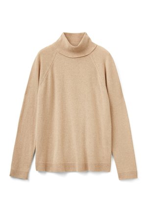 Beżowy sweter z długim rękawem i golfem, z prążkowanym kołnierzem, mankietami i dolnym wykończeniem, wyeksponowany na płasko na białym tle.