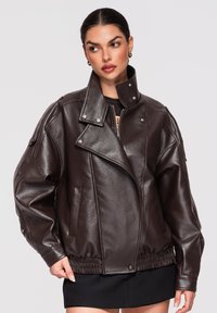 No seleccionado, brown