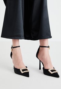 ACCESSION - Decolleté - black