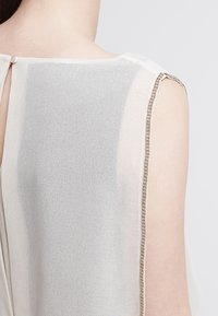 Vero Moda Sukienka koktajlowa