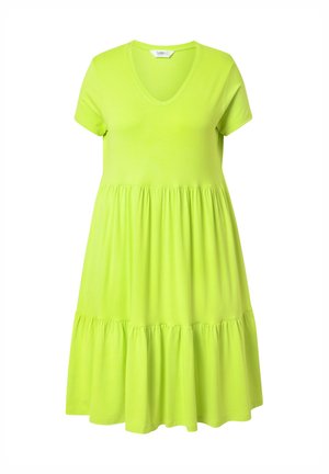 Neongrünes, kurzärmeliges Kleid mit V-Ausschnitt und mehrlagigem Volant-Rock aus leichtem Stoff. Glatte Textur, legerer Stil.