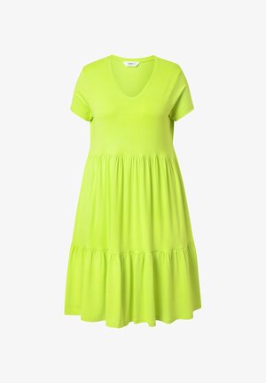 Neongrøn kortærmet kjole med V-hals, med et lagdelt flæseskørt design i letvægtsstof. Glat tekstur, casual stil.