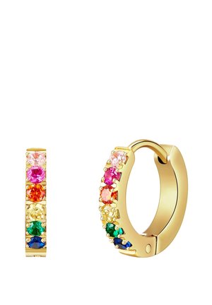 Goldene Creolen mit einer Reihe von mehrfarbigen runden Steinen, darunter Pink, Orange, Gelb, Grün und Blau. Glatte Textur.