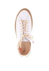 White leather sneaker with a cracked texture, beige laces, and red accent tip. Rounded toe and flat sole design.