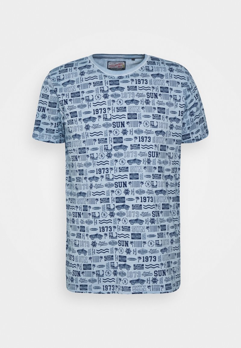 Blaues Baumwoll-T-Shirt mit verschiedenen in Dunkelblau gedruckten Designs, darunter Texte, Sonnen, Wellen und Palmen. Rundhalsausschnitt und kurze Ärmel.