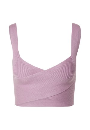 Lavendel geribbelde crop top met brede banden en een gewikkeld ontwerp. Zachte textuur en getailleerde silhouet. Geen zichtbare hardware of patronen.