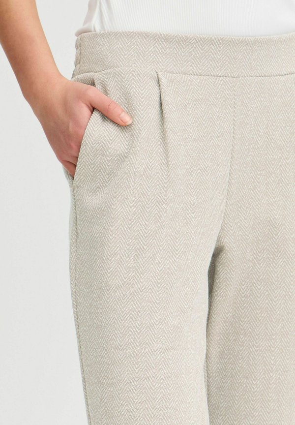 Trousers - fungi almond milk herringbone2