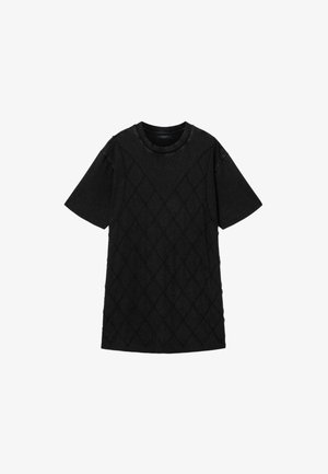 Sort kortærmet T-shirt med rund hals og et tekstureret diamantmønster syet tværs over fronten.