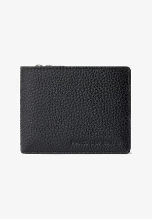 Czarny skórzany portfel o teksturowanej powierzchni, kompaktowym prostokątnym kształcie i wytłoczonym logo z przodu.