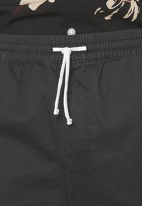 Thumbnail Image 6