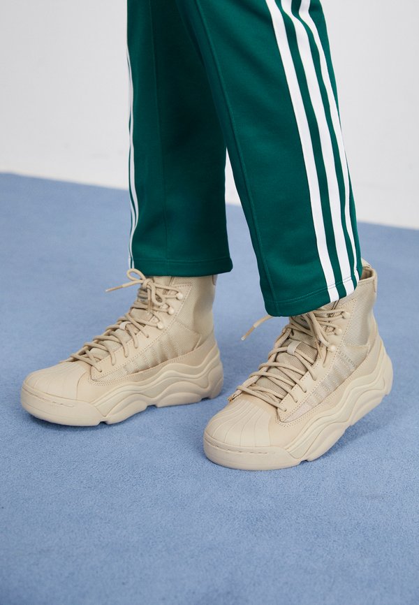 SUPERSTAR MILLENCON - High-top trainers - beige silver pebble2