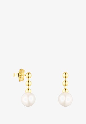 Goldohrringe mit einem linearen Design und drei polierten Perlen, die in einer glänzenden weißen Perle an der Basis enden.