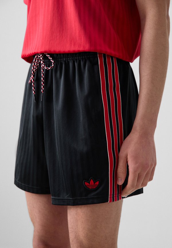 MANCHESTER UNITED ICON SHORT - Club wear2