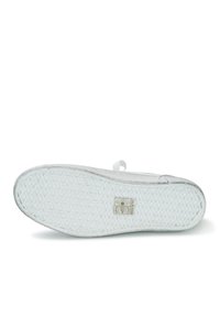White rubber shoe sole with textured diamond pattern and logo. Smooth edges and minimalistic design, suitable for various casual styles.