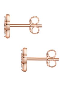 Rozā zelta auskari ar strukturētu dizainu, kas rotāts ar rindiņu nelielu caurredzamu dārgakmeņu. Raugus valkā ar uzspiežamu aizdari.