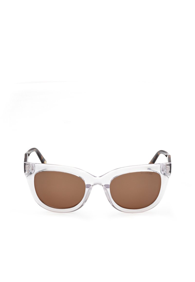 Kissankynnen aurinkolasit, joissa on kirkas asetaattikehys ja ruskeat polarisoidut linssit. Koristeltu mustilla temppeleiden päillä ja kromisella viimeistelyllä.