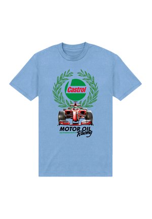 Lyseblå T-shirt med en rød Formel 1 racerbilsillustration under et grønt Castrol-logo og en laurbærkrans, med teksten "Motor Oil Racing."