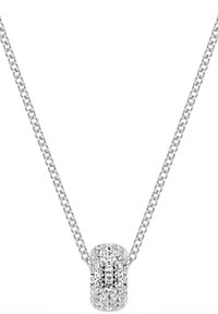 Sølv kæde med en cylindrisk vedhæng dekoreret med små, runde krystaller, som reflekterer lyset med en funklende effekt.