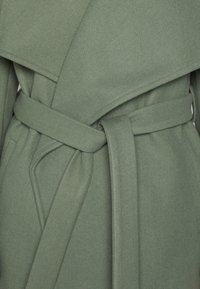 VILA VICOOLEY COLLAR BELT COAT - Abrigo corto - laurel wreath