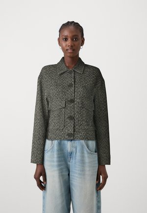 PCNORINE SHORT JACKET - Ljetna jakna - black/white