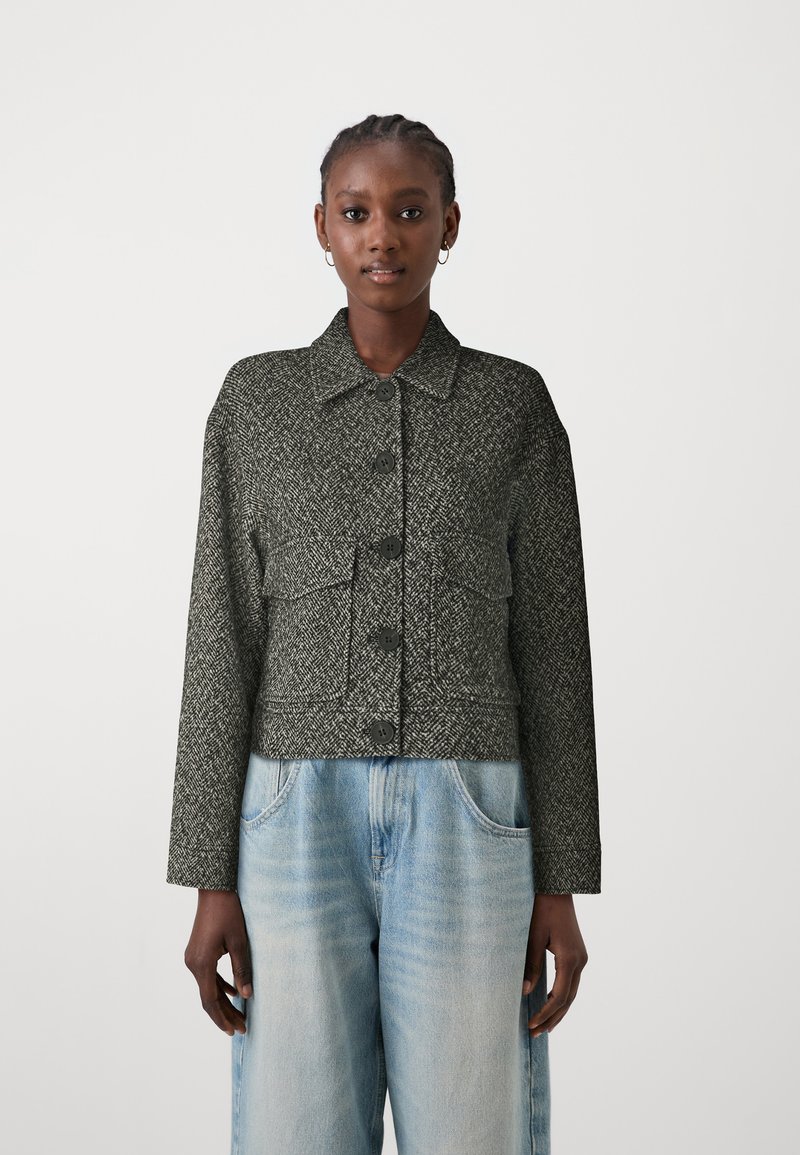 Pieces PCNORINE SHORT JACKET - Ljetna jakna - black/white