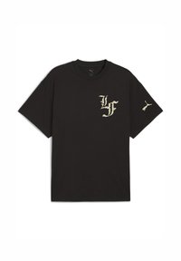 Sort bomulds t-shirt med rund hals, med et tekstureret hvidt logo på venstre bryst og et lille logo på venstre ærme.