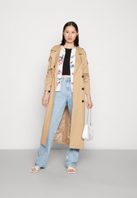 Springfield PRINT - Blusão aviador - sand