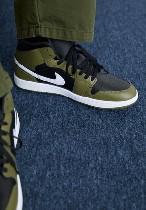 AIR JORDAN 1 MID - Sneakers alte - black/white/med olive/sail