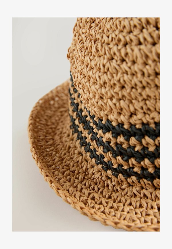 TRILBY  – REGULAR FIT – Hut – mono stripe