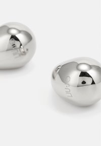 Thumbnail Image 4