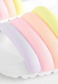 Next REGULAR FIT - Rantasandaalit - multicolour rainbow