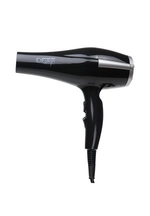 Secador de pelo de mano negro con detalles plateados y dos botones de control en el mango, conectado por un cable de alimentación.