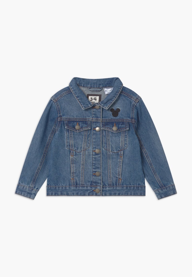Jeansjacka i ljusblått med klassisk krage, framsidan knappar, två bröstfickor och en svart silhuett av Mickey Mouse på vänster sida.