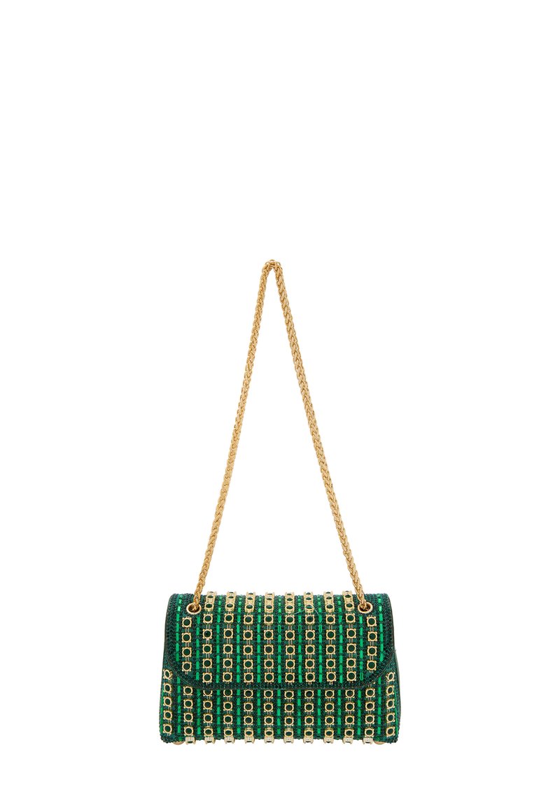 Zelená ramenná taška so zlatým reťazcom, s textúrovaným povrchom látky a geometrickými vzormi so zlatými akcentmi.