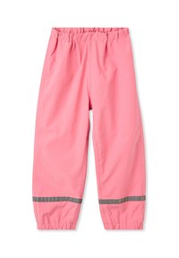 Różowe wodoodporne spodnie z elastycznym pasem, luźny krój i refleksyjne szare akcenty w okolicy nogawek. Gładka, błyszcząca tekstura.