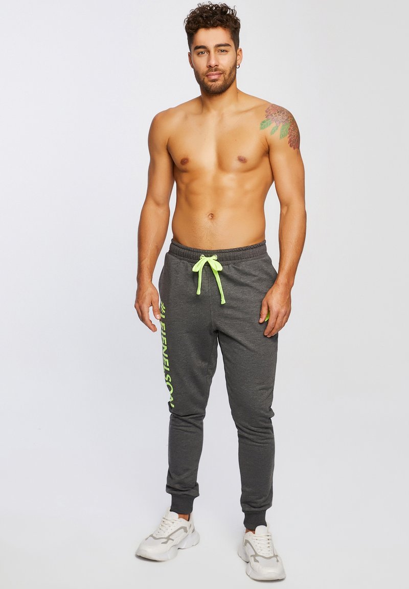 Herren Chinos | Leif Nelson GYM Jogginghose anthrazit gelb/anthrazit - OQ71737 Herren Chinos | Leif Nelson GYM Jogginghose anthrazit gelb/anthrazit - OQ71737